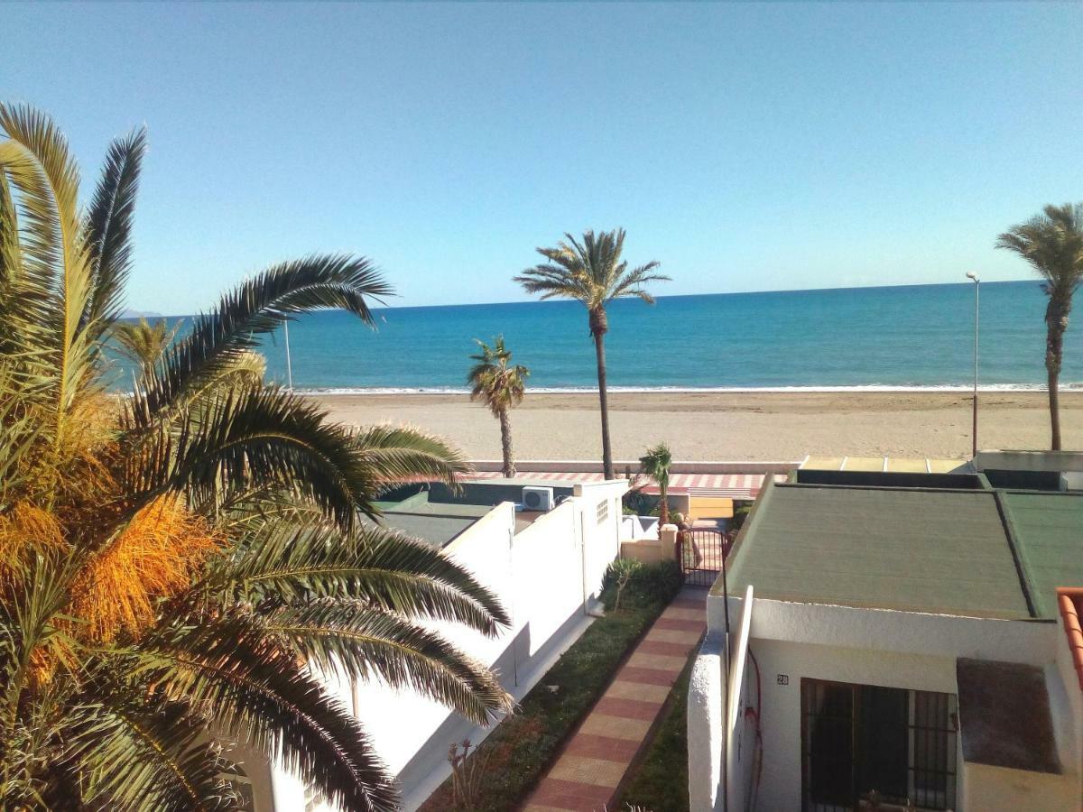 Estudio Frente Al Mar Roquetas de Mar Exterior foto
