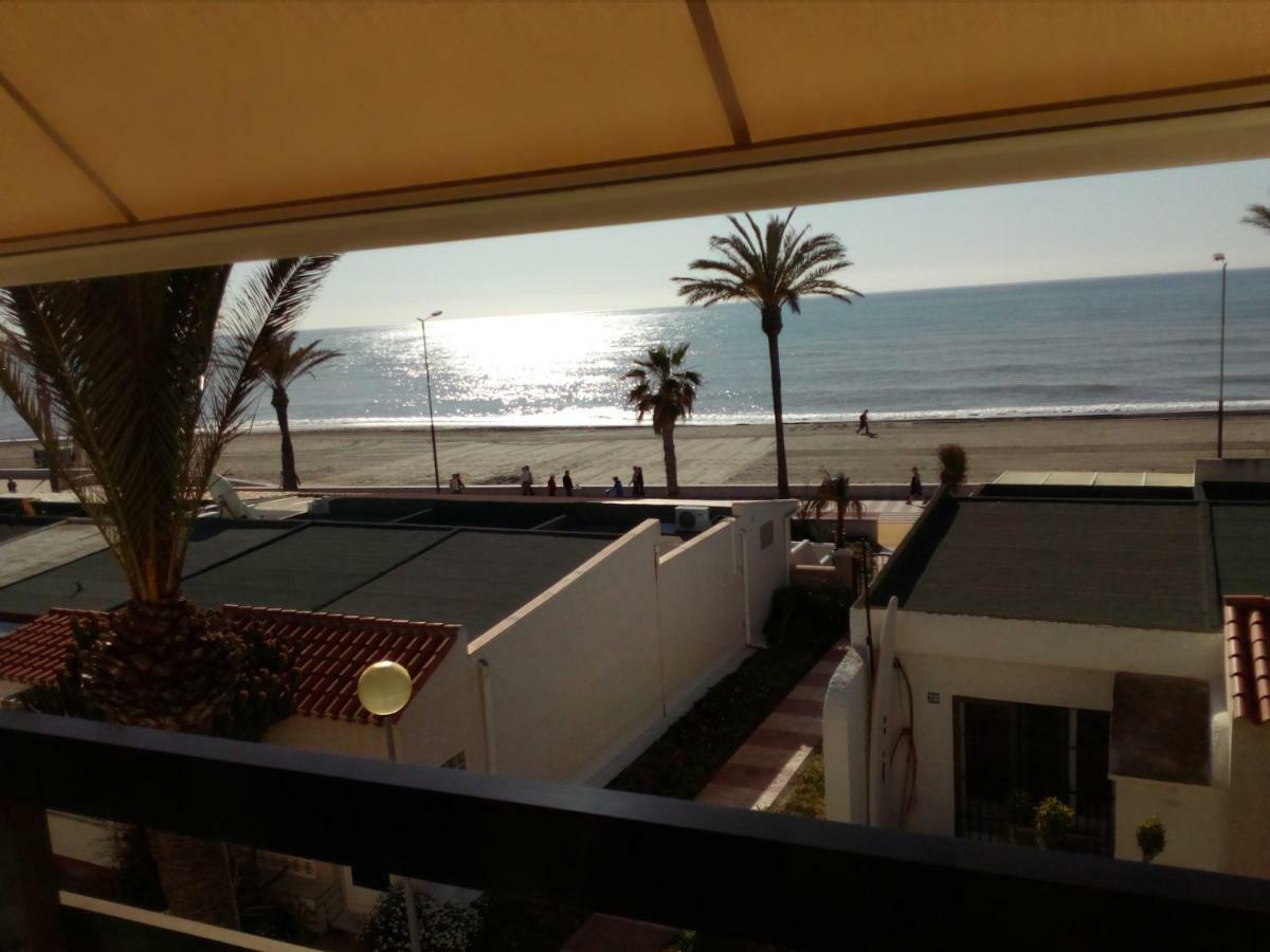 Estudio Frente Al Mar Roquetas de Mar Exterior foto